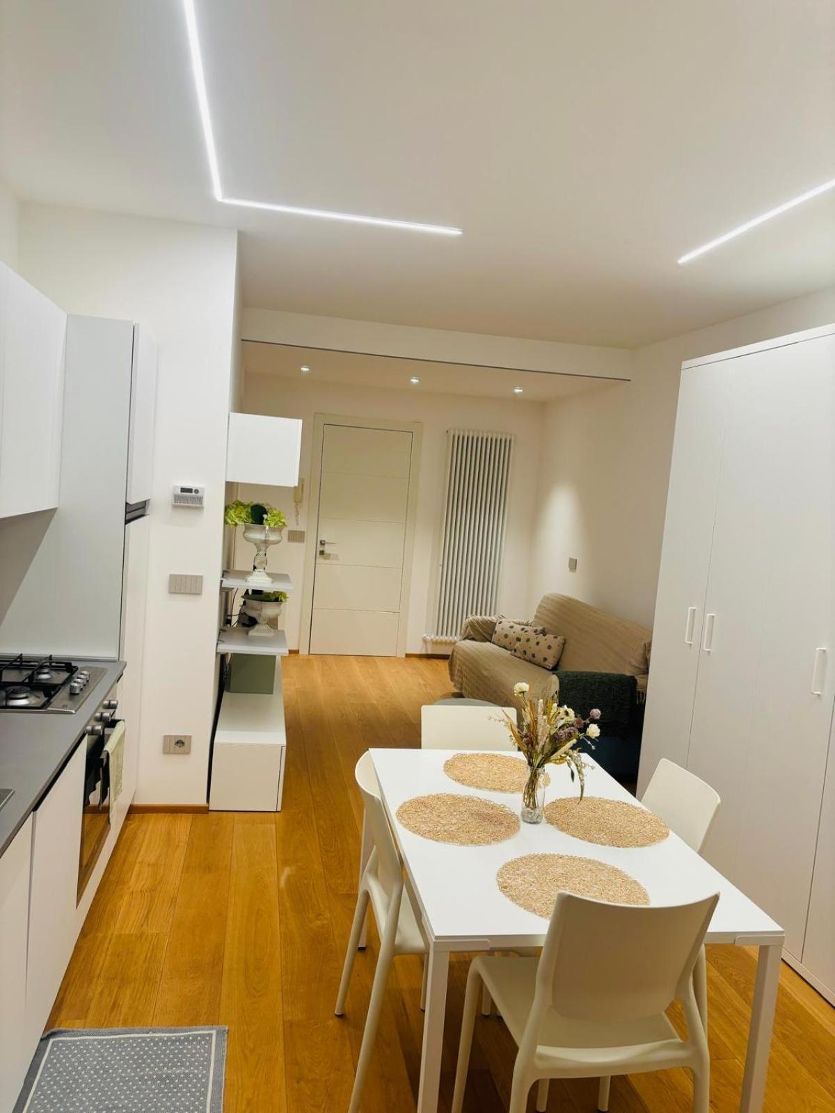 Apartment La Mombellina Oltre Holidays